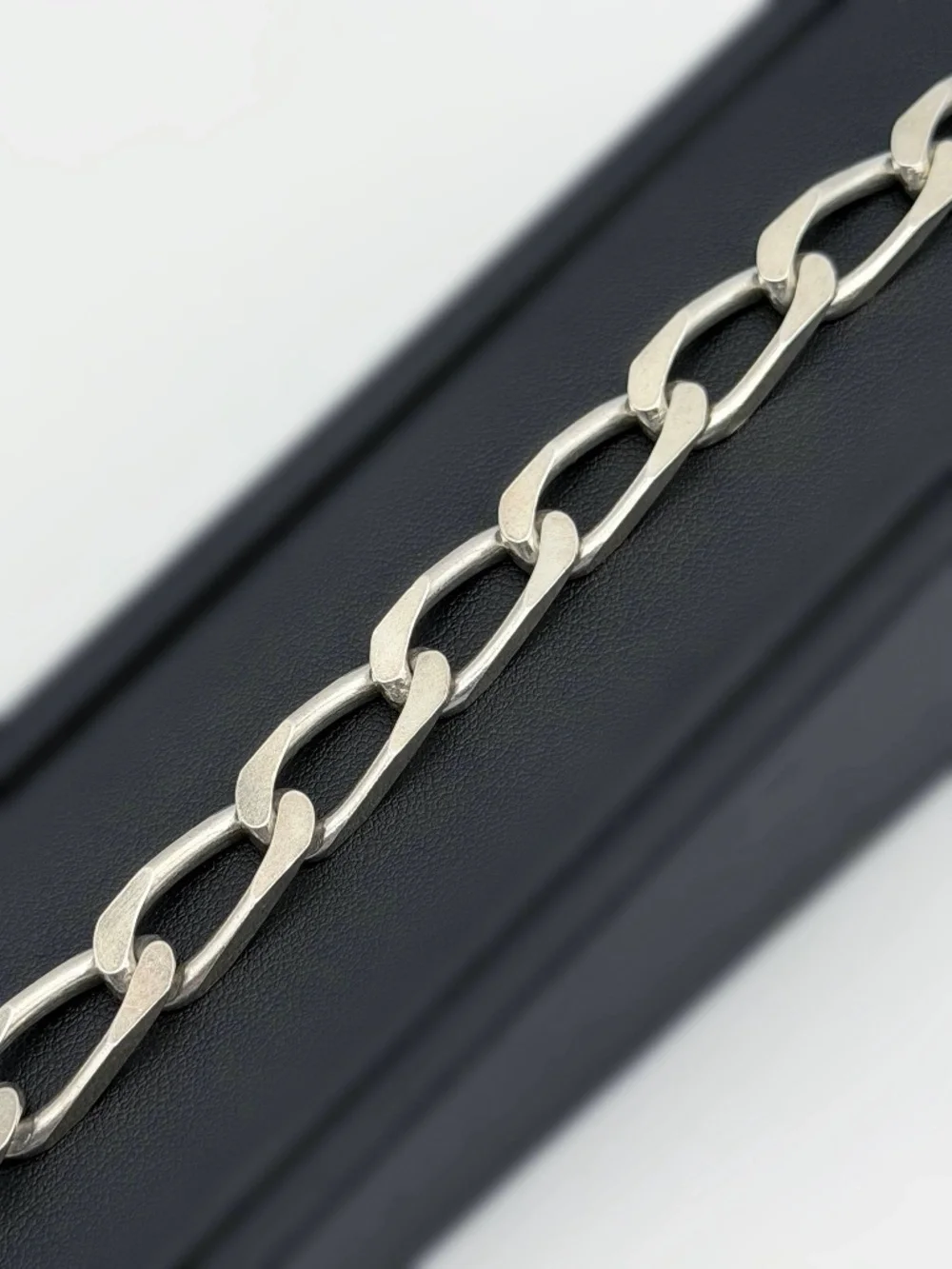Vintage 925 Sterling Silver Big Curb Link Bracelet 8